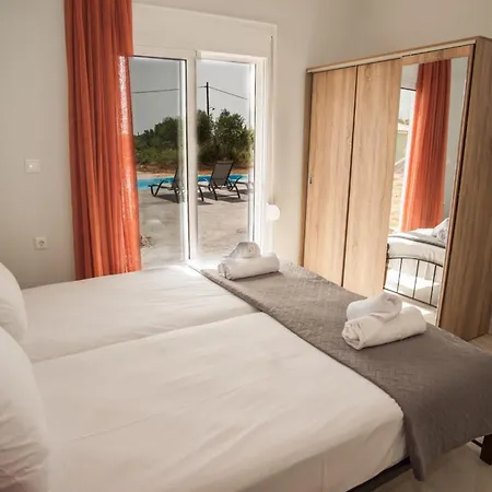 Maxi Apartament Karavádhos